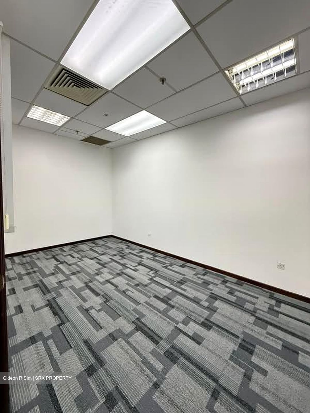 Balmoral Plaza (D10), Office #581735371